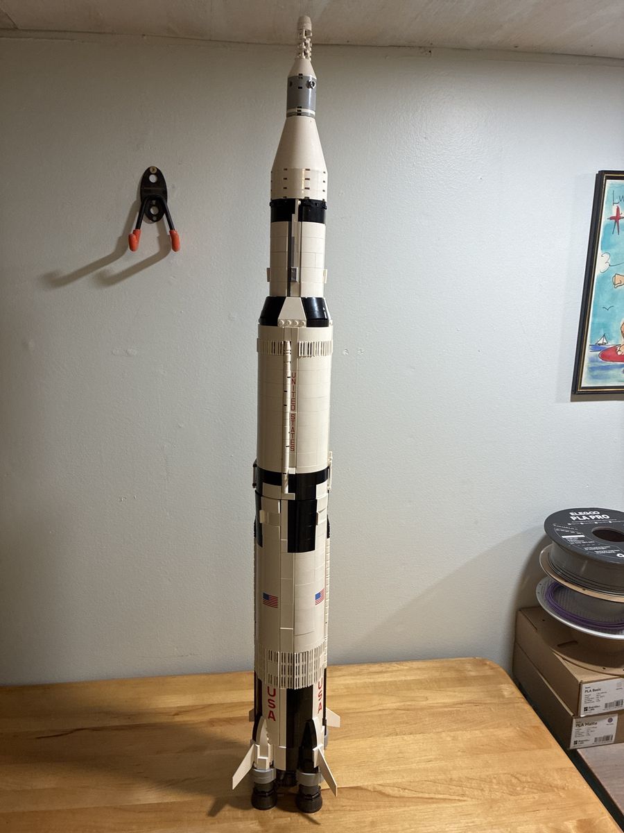Saturn V LEGO