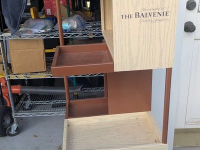 Boutique display shelf