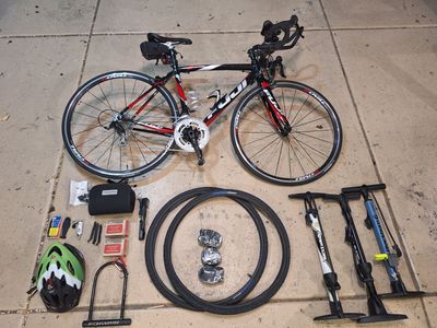 2013 Fuji Roubaix 1.0 LE Road Bike