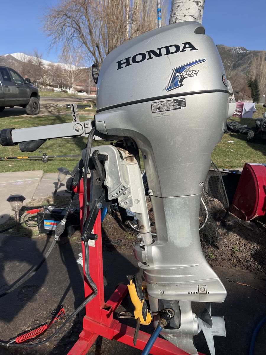 2011 Honda 8hp long shaft Outboard