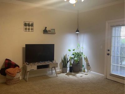 Female Private Room in 3 bed 2 bath apartment