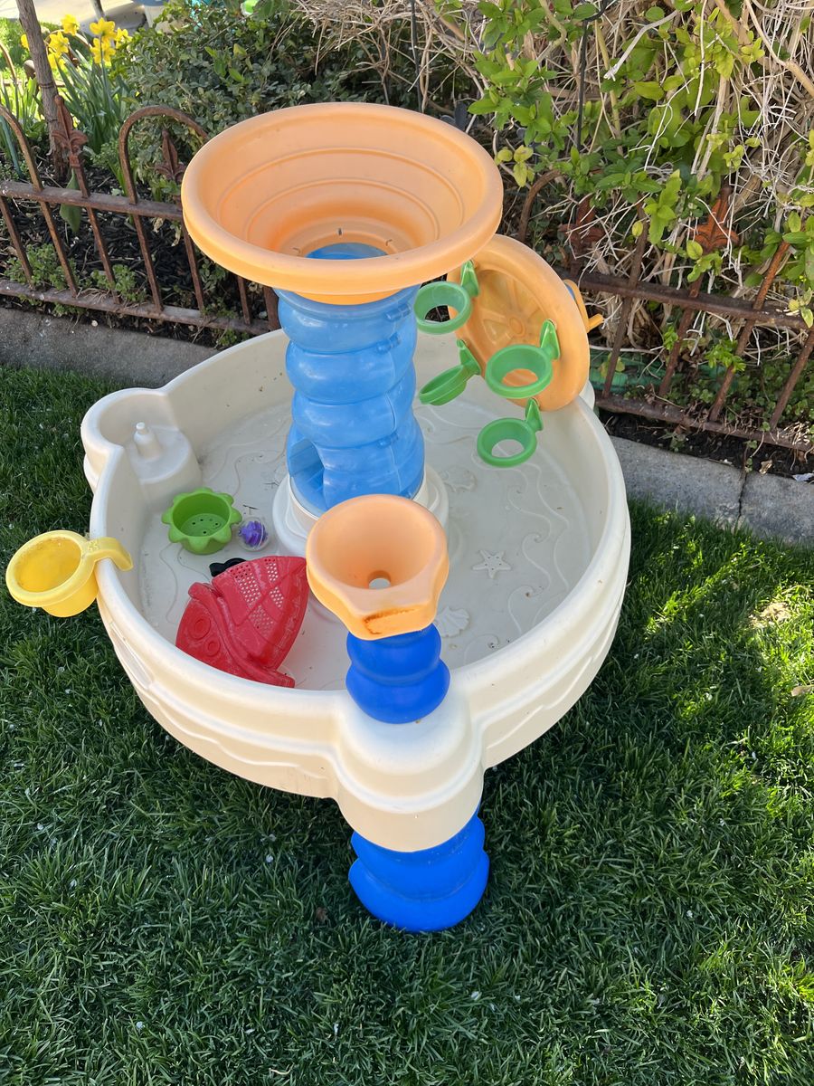 Little Kids sand and water table