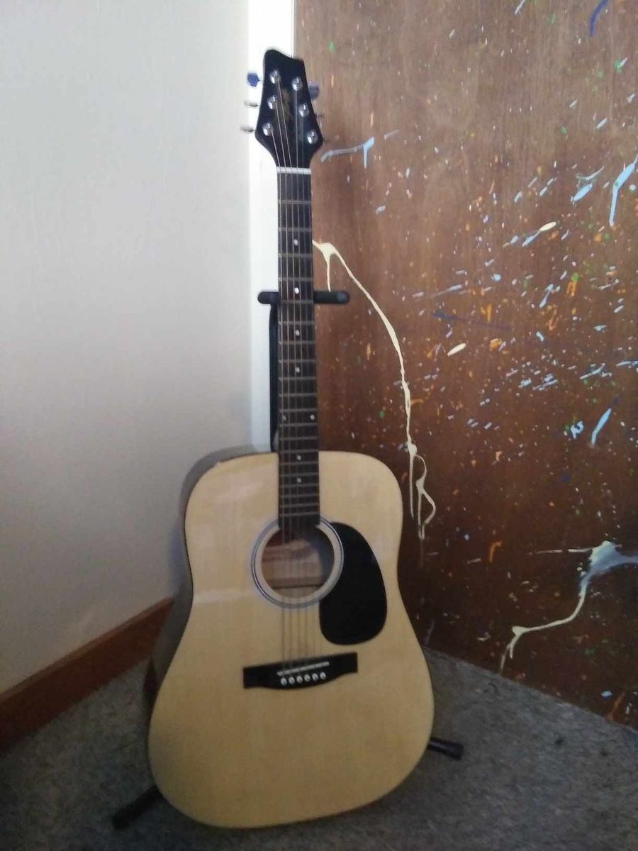Stagg Acoustic Guitar Case/Stand/Tuner/Capo included