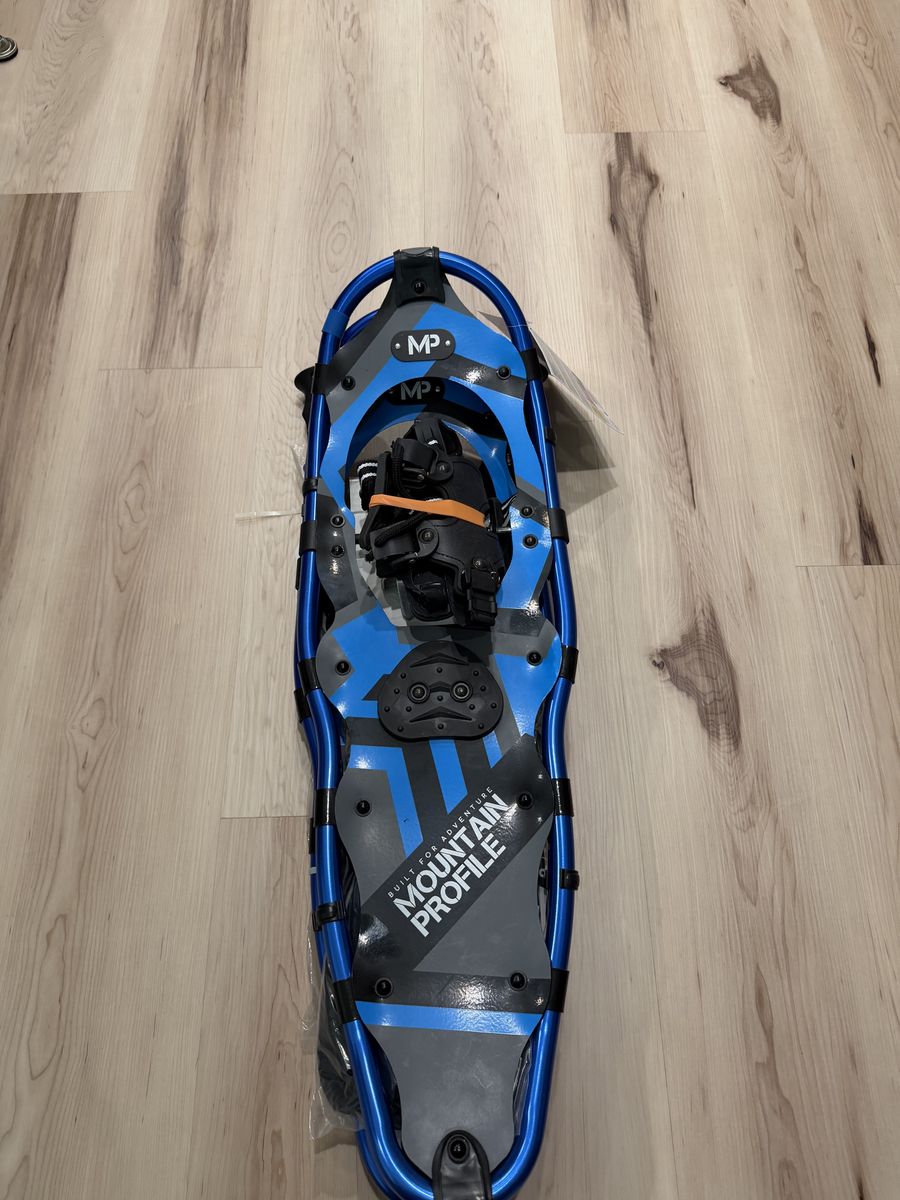 Mountain Profile Size Large Snowshoe adventure set with poles