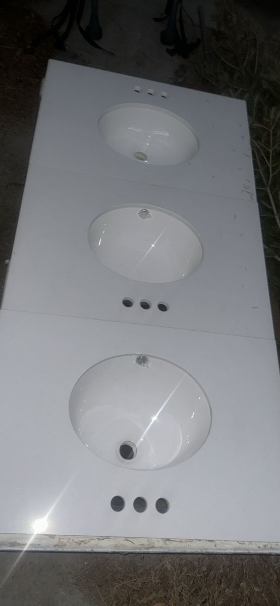 30 X 20 Ceramic Brand New Bathroom Sink