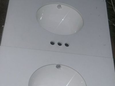 30 X 20 Ceramic Brand New Bathroom Sink