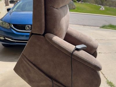 Dual motor power lift chair with heat and massage