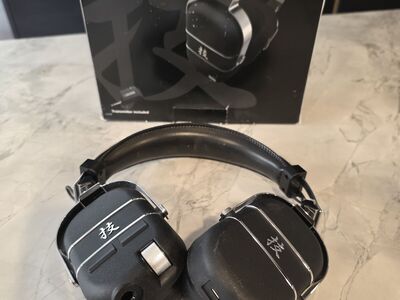 Waza Air Headphone guitar ampliphier, portable wiresless amp, BOSS