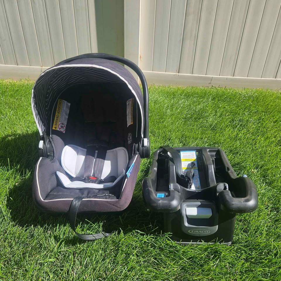 Graco SnugRide 35 Lite LX Infant Car Seat with Base - Great Condition!