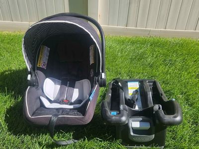 Graco SnugRide 35 Lite LX Infant Car Seat with Base - Great Condition!
