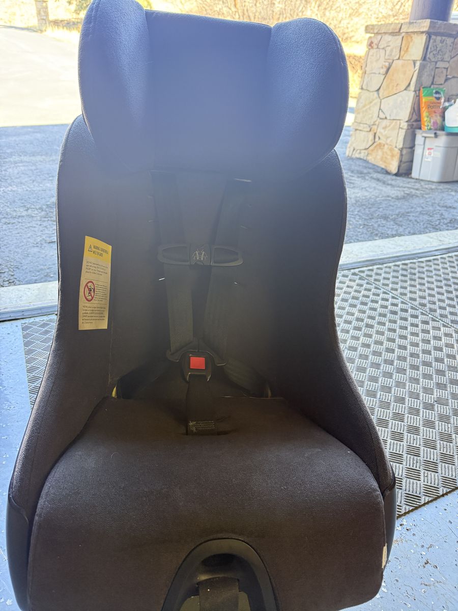 Oeuf Foonf Carseat