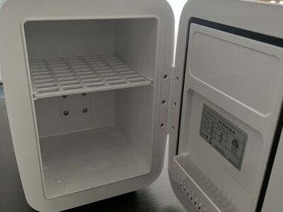 Mini Fridge/ Freezer
