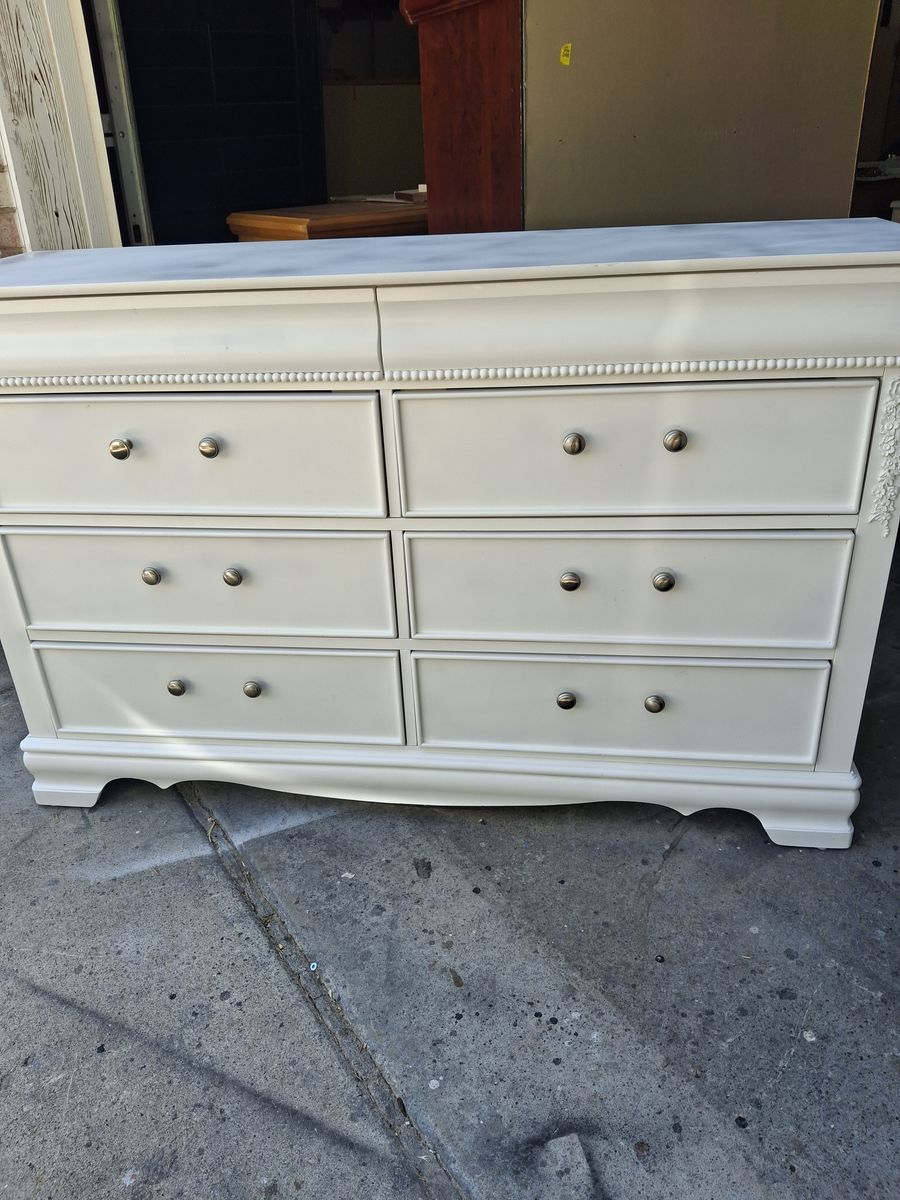 gorgeous pine wood 8 drawers white dresser
