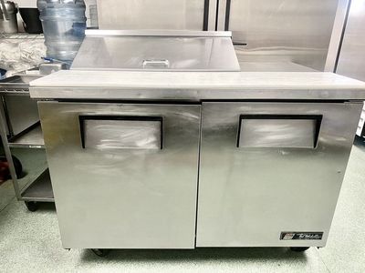 Deli Prep Table And Fridge