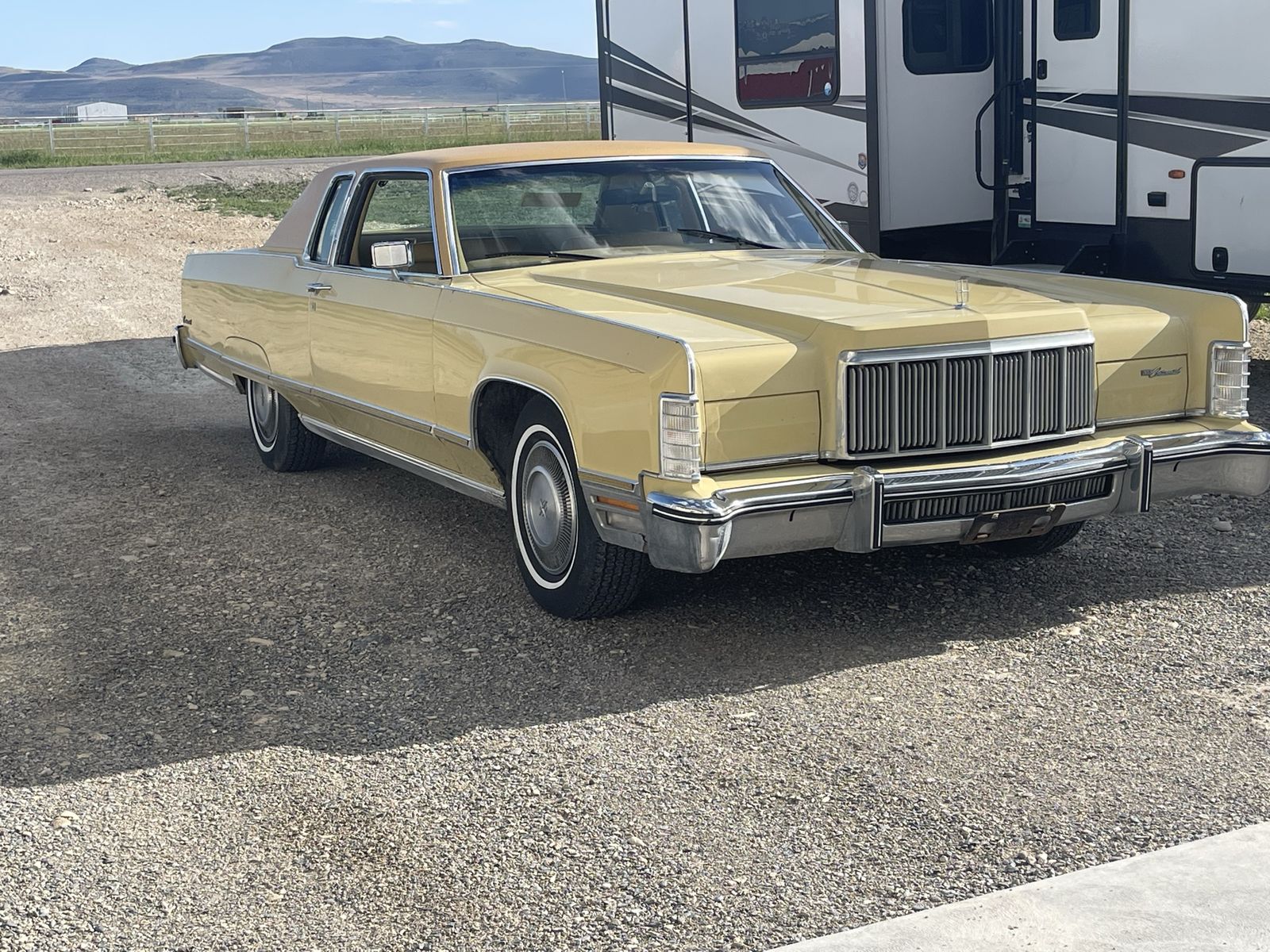 1975 Lincoln Continental 