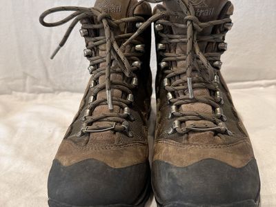 Montrail women’s size 9 Leather/textile Gore-Tex mid hiking boots