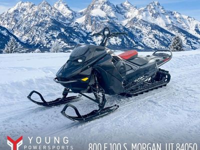 2023 Ski-Doo Summit® X® 850 E-TEC Turbo R 154 SS H_Al Powder 2.5_4.5 Blk