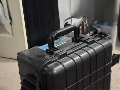 Apache 5800 Rugged Mobility Hard Case with Retractable Handle and Wheels