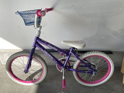 Girls 18" Huffy Seastar Bike with Basket and Training Wheels