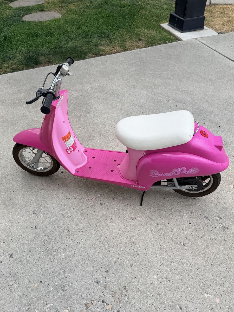 Razor Sweet Pea Electric Scooter Kids Pink