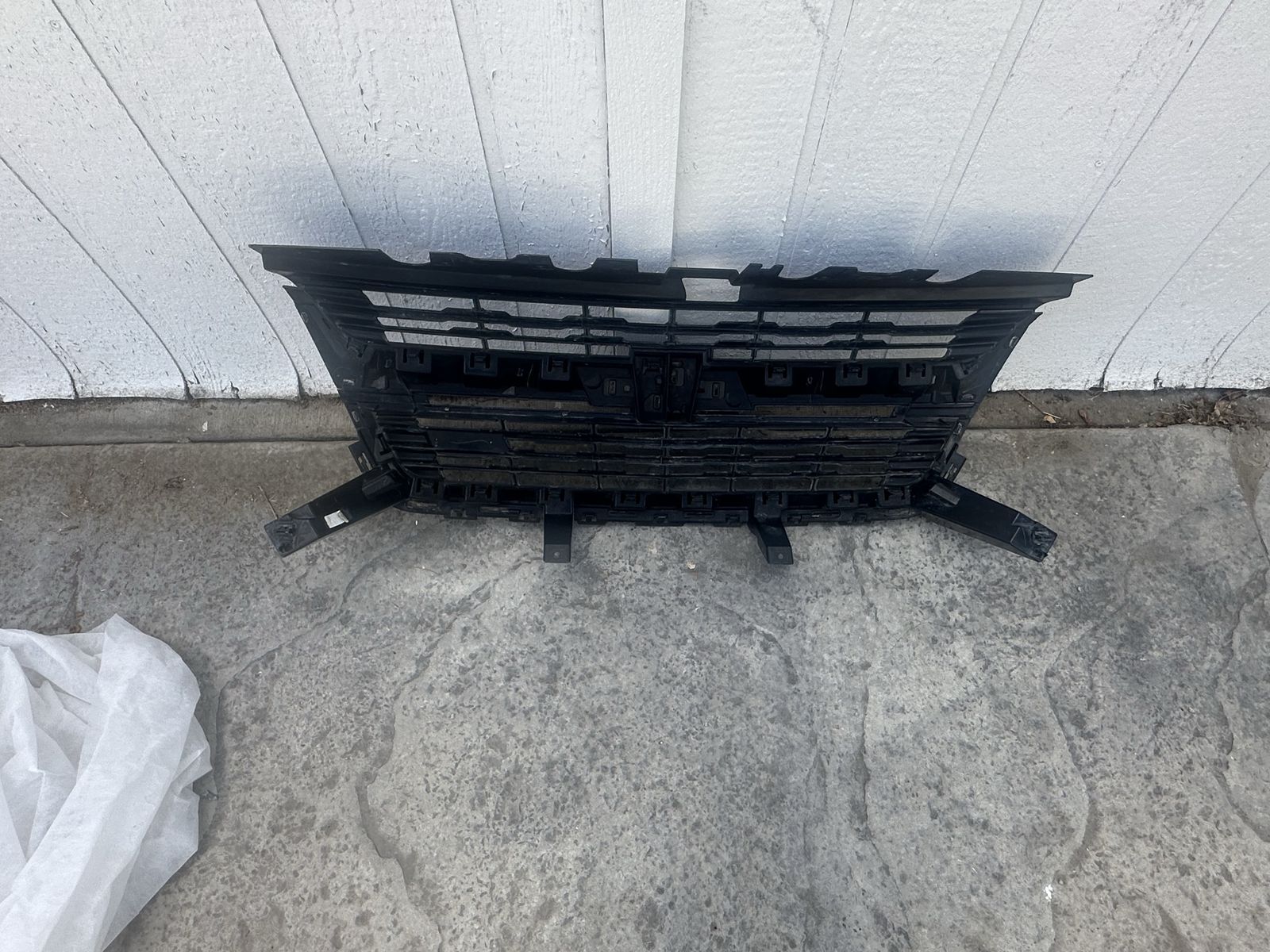 Main image 3