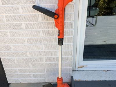 Black and Decker Corded 2 in 1 Trimmer and Edger