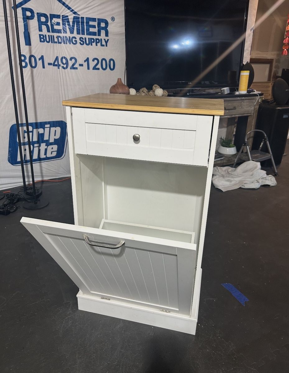 Trash can/drawer
