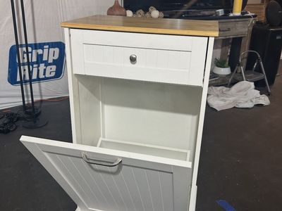 Trash can/drawer