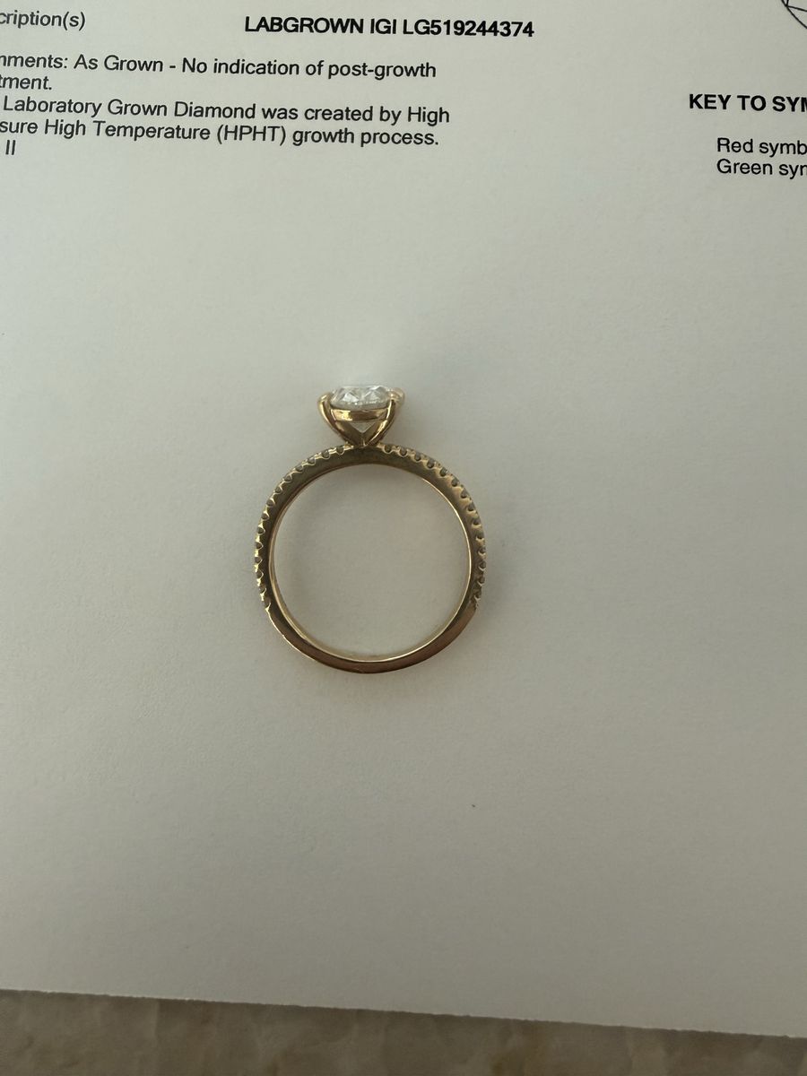2 carrot gold engagement ring 