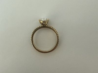 2 carrot gold engagement ring
