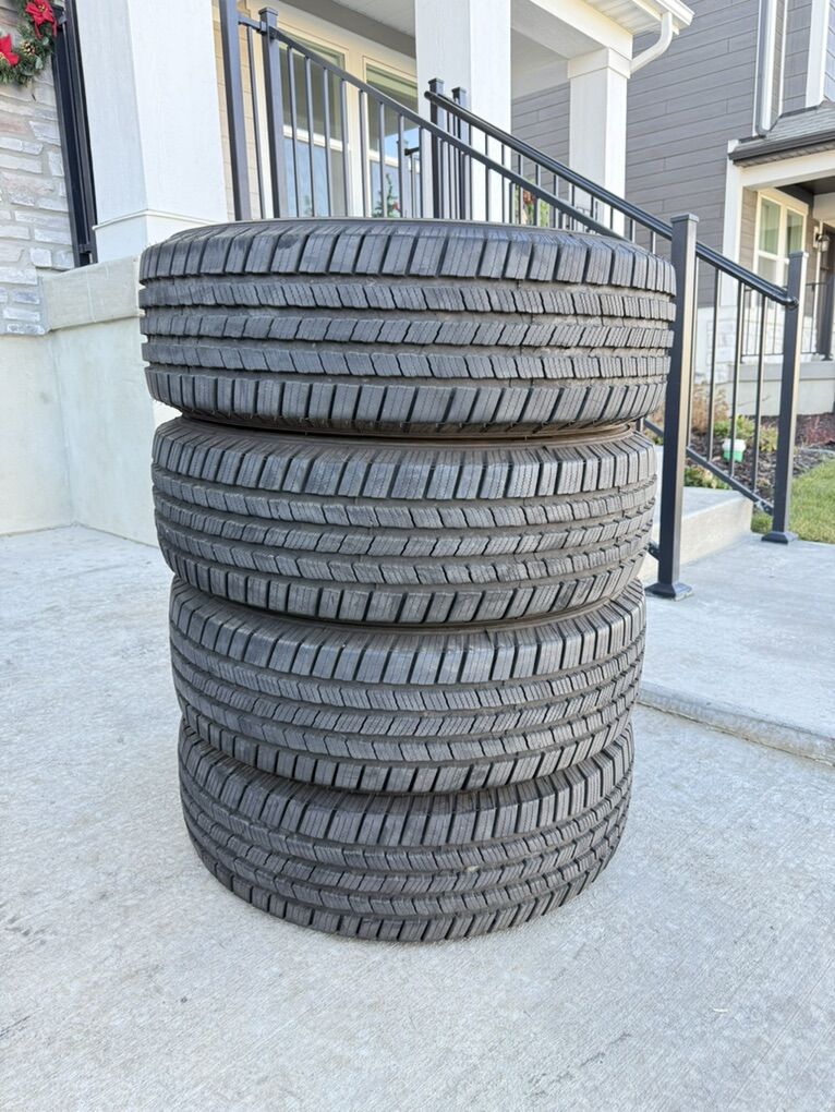 245/75R16 Michelin Defender Load E Almost new