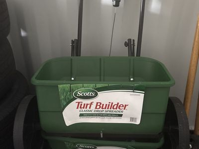 Scotts Turf Builder Classic Drop Spreader - 22-inch Coverage for up to 10,000 sq ft