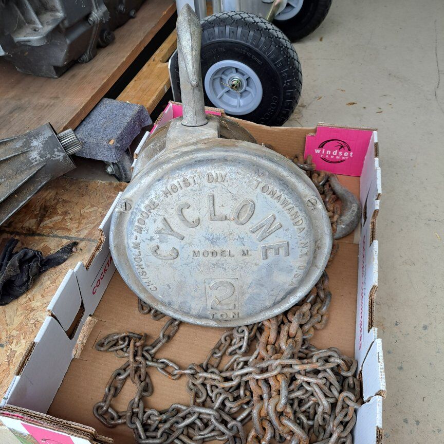 Cyclone Model M 2 Ton chain hoist