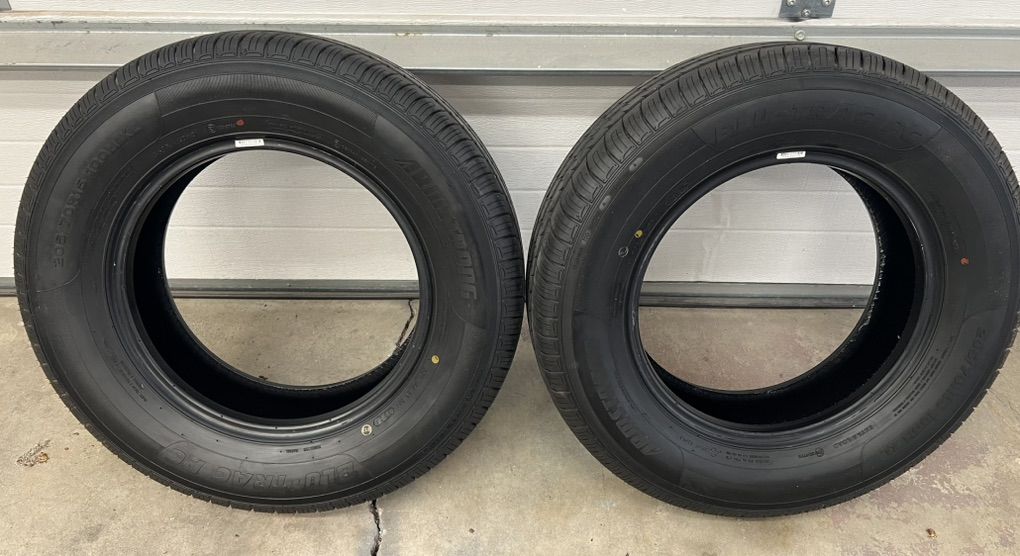 Armstrong 205/70r15 (pair)