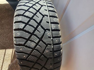 Tires with Studs, Artic Claw 225/55R18 102 T