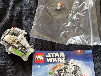 LEGO Star Wars 75126 First Order Snowspeeder Microfighters Series 3 with Snowtrooper Minifigure