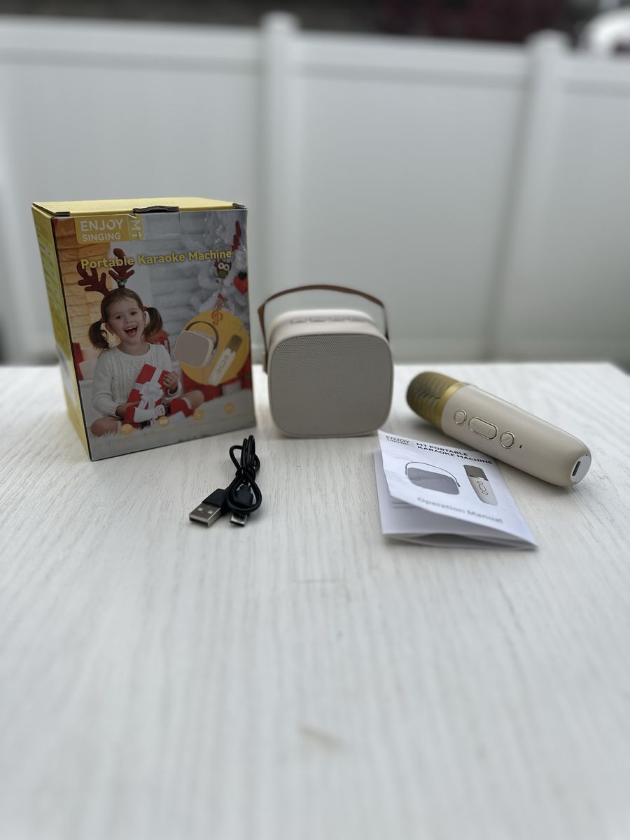 Kid portable karaoke machine