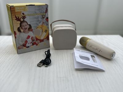 Kid portable karaoke machine