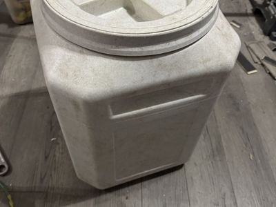 Large Food Grade Plastic Storage Container Barrel with Lid - Beige, 20-25 Gallon Capacity