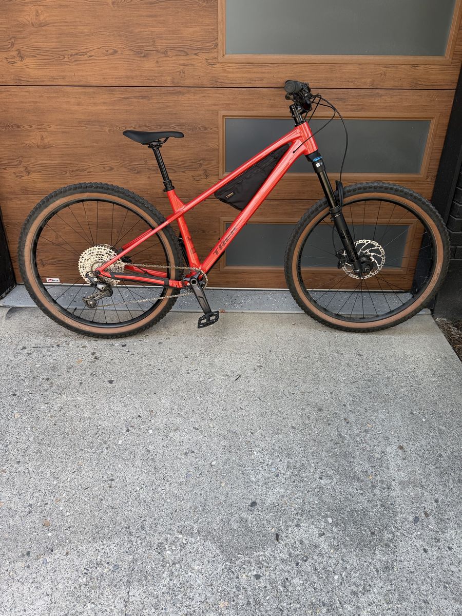 Trek Roscoe 8 Large Like New