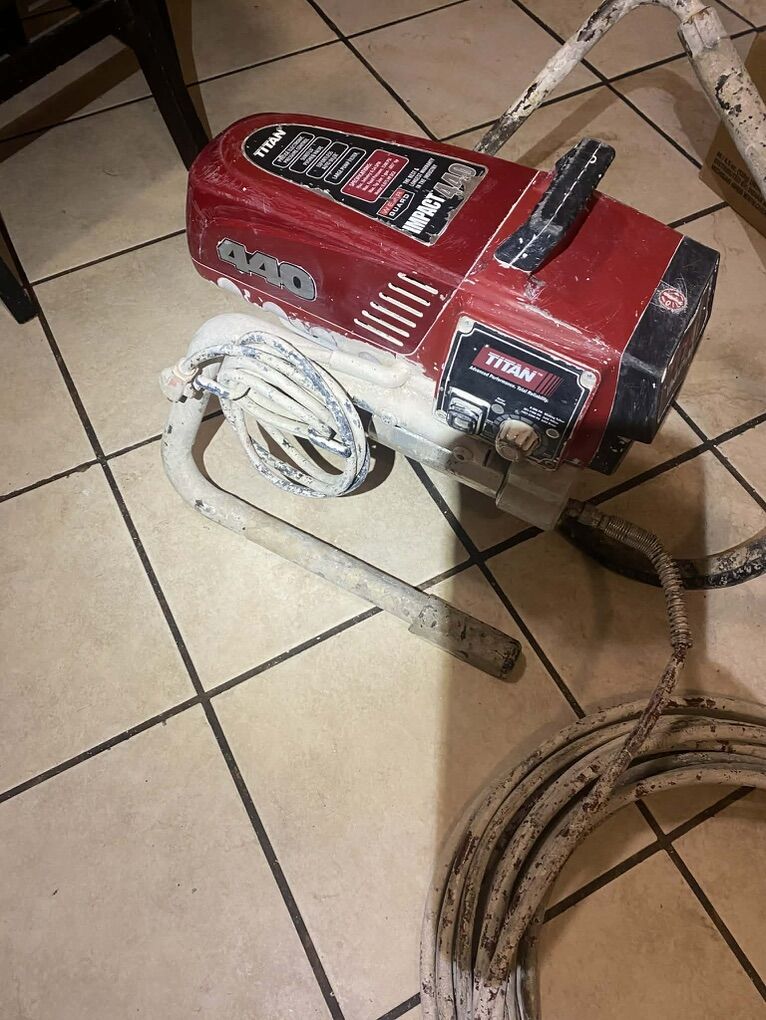 PAINT SPRAYER TITAN 440