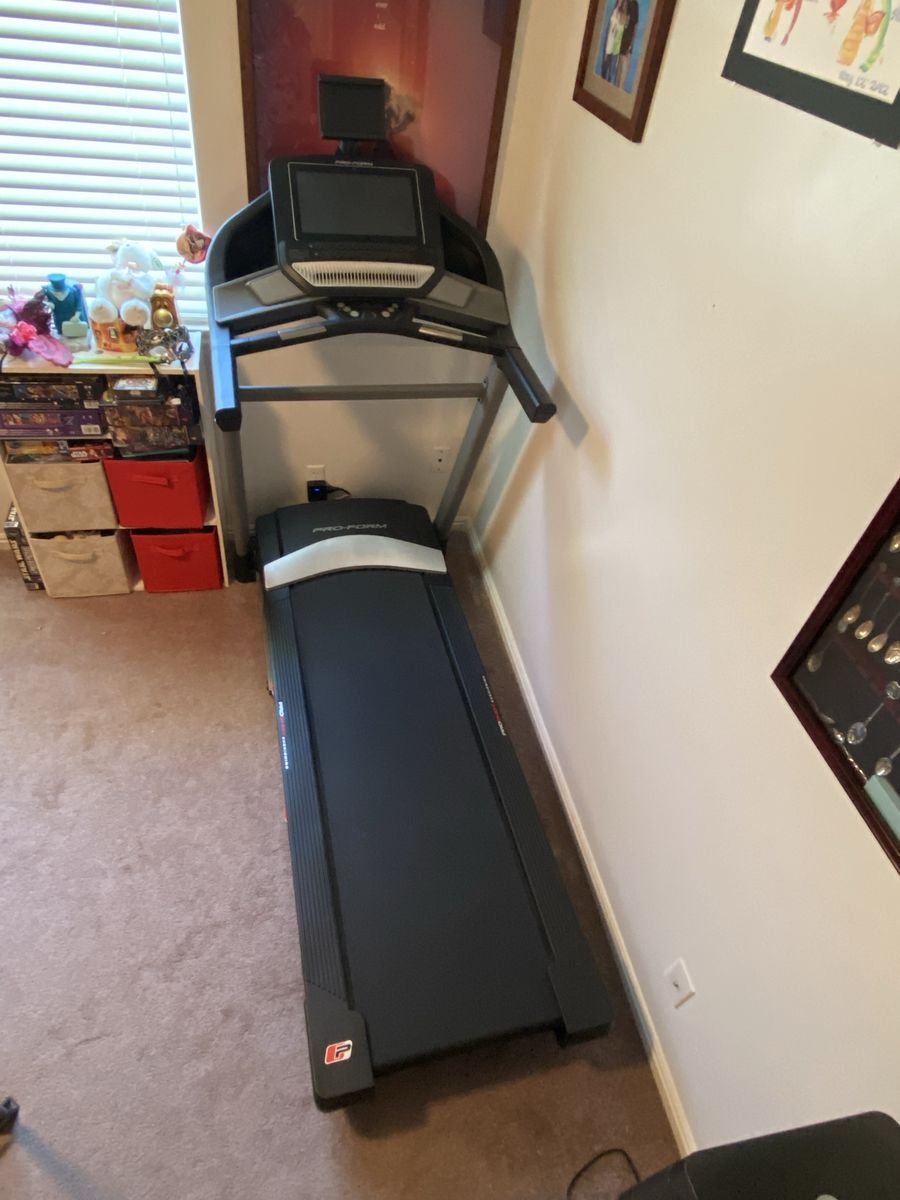 Pro Form Performance 800i Treadmill