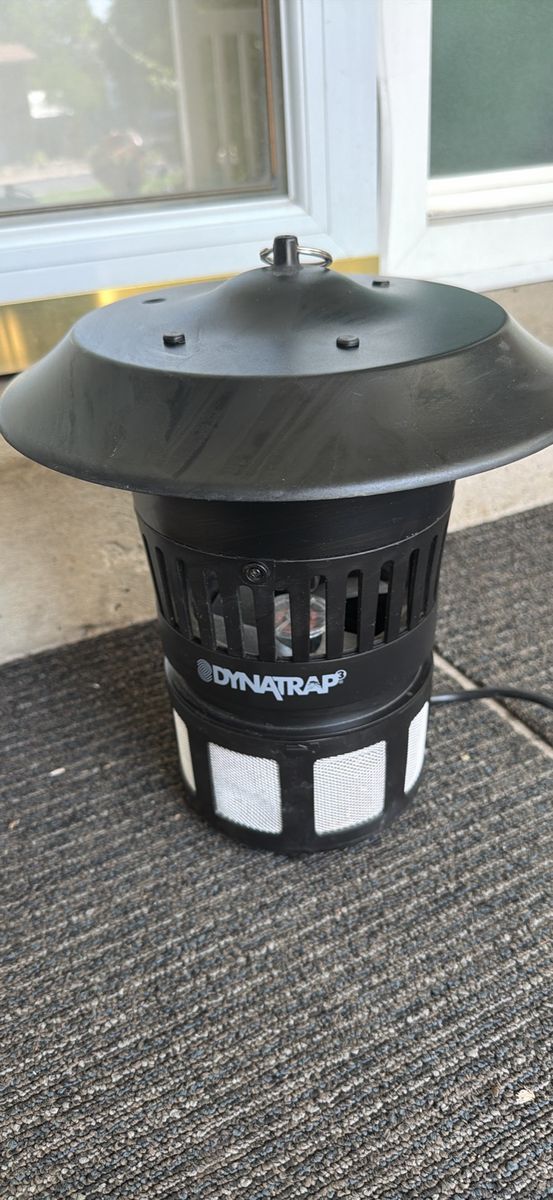 DynaTrap DT1100 Outdoor Electric Insect and Mosquito Trap - Black