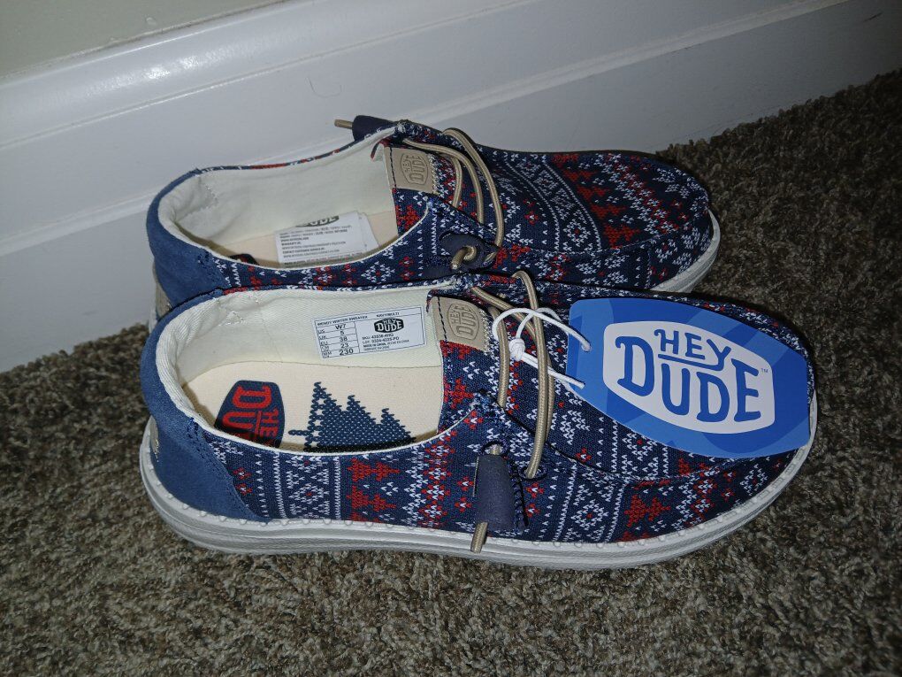 Hey dudes. womens size 7. new