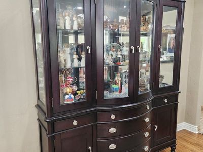 Curio Cabinet - Hutch- Excellent Condition!
