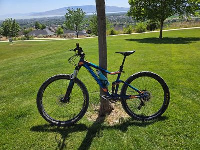 Full suspension Giant stance mountain bike
