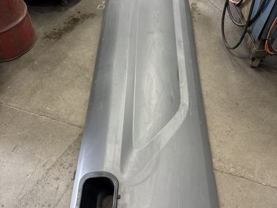 Peterbilt 579 grey left center skirt