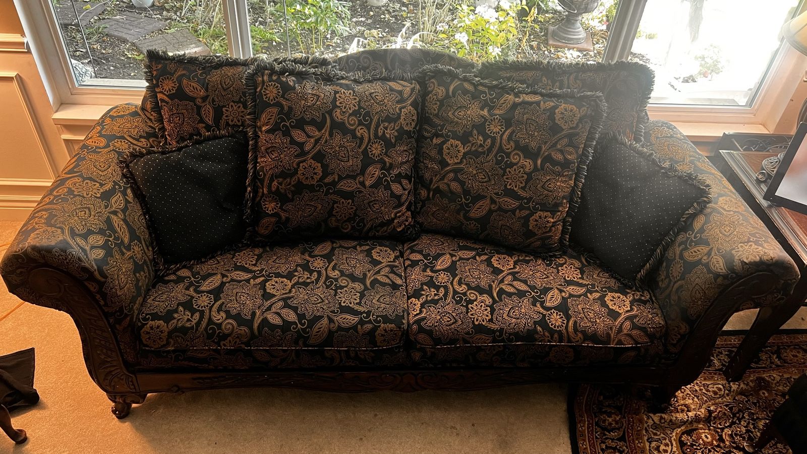 Classic Couch Set (loveseat and couch)