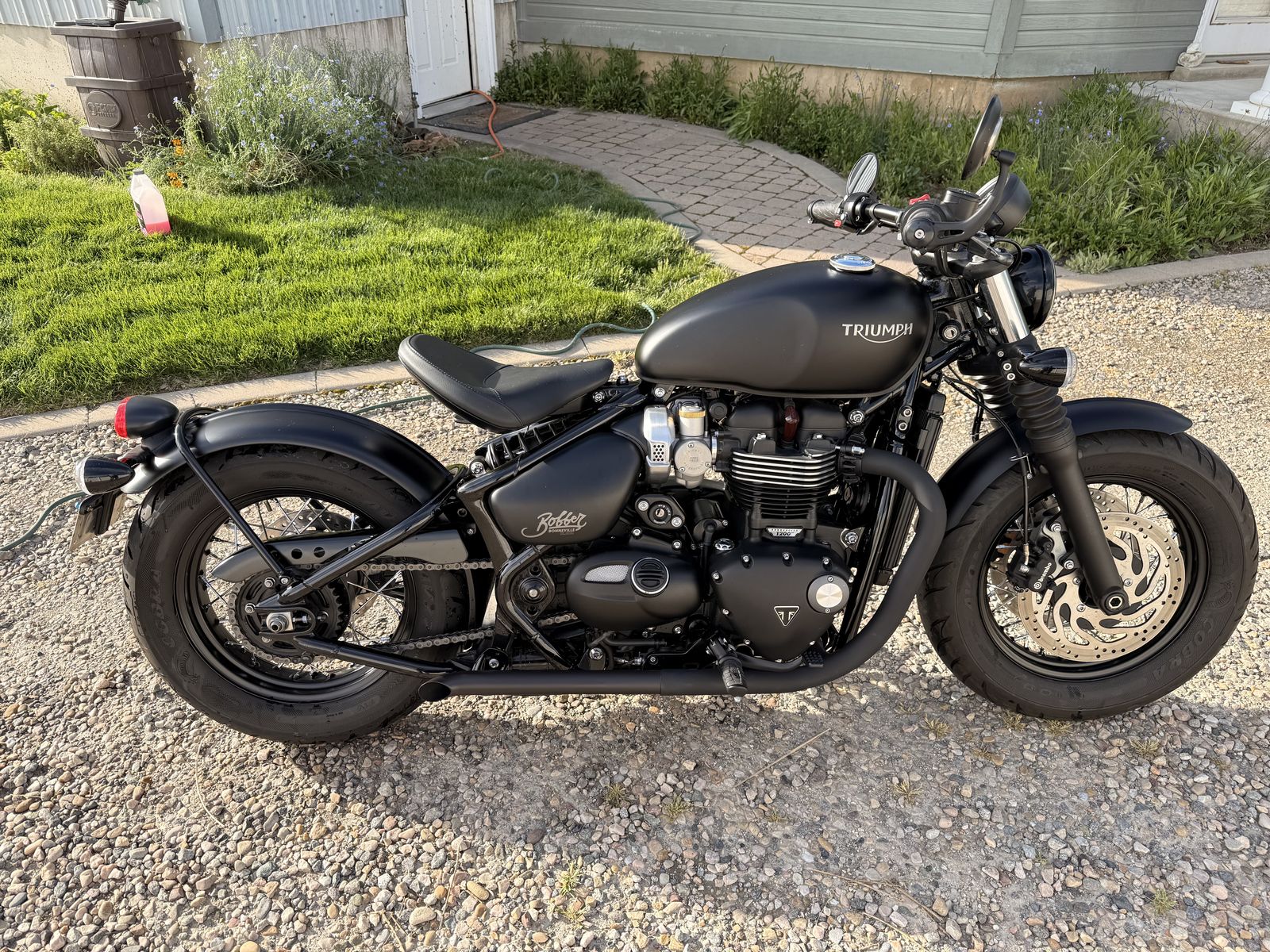 2018 Triumph Bonneville Bobber Black