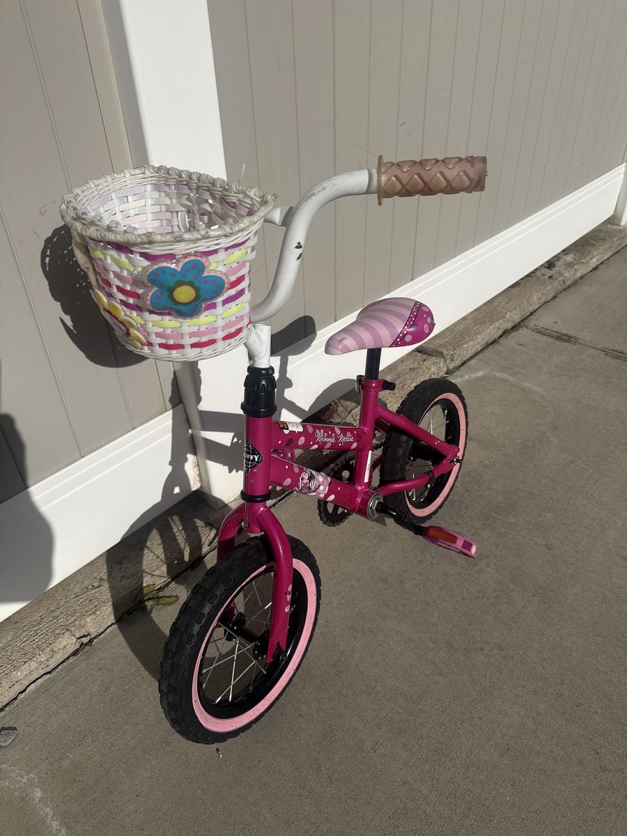 Cute Minnie Mouse 12 Inch Girls Bike